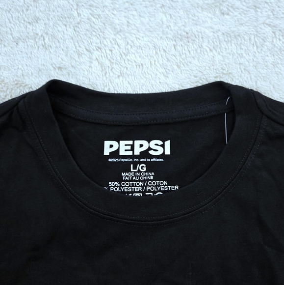 Pepsi🥤 1940s Pinup📌 Girl👱‍♀️ Graphic Tee👕 - NWT - Picture 4 of 11